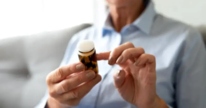 3 Rủi Ro Tiềm Ẩn Khi Vô Tình Sử Dụng Vitamin Quá Hạn Sử Dụng