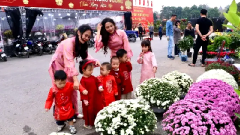 31 Chợ Hoa Xuân Rực Rỡ Phục Vụ Người Dân, Quảng Bá Sản Phẩm OCOP