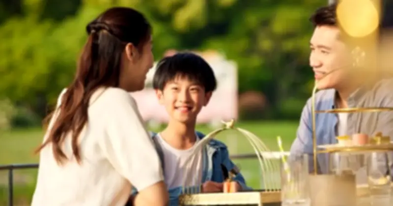 6 Kiểu Lời Nói Cha Mẹ Giúp Con Xây Dựng 'Mật Mã May Mắn' Suốt Đời