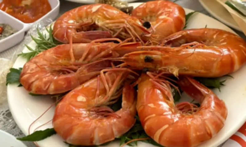 7 Lợi Ích Sức Khỏe Bất Ngờ Khi Ăn Tôm Và Những Lưu Ý Quan Trọng