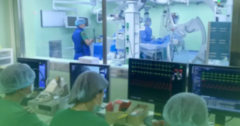 Đau bụng thông thường, bệnh nhân được đặt 5 stent cứu mạng khỏi phình động mạch chủ
