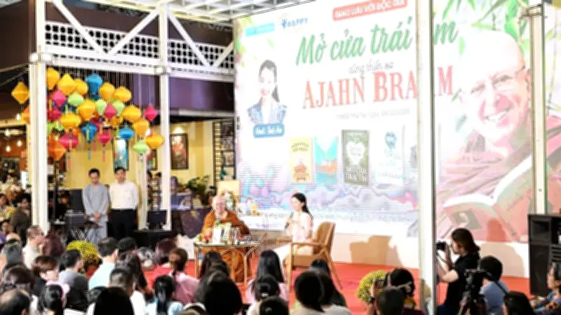 Thiền sư Ajahn Brahm chia sẻ về tình yêu thương vô điều kiện như tình mẫu tử