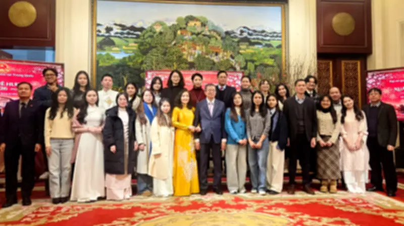 Đại sứ Phạm Thanh Bình gặp gỡ cộng đồng người Việt tại Trung Quốc trong chương trình Xuân Quê hương 2026