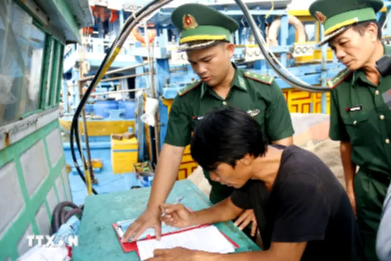 An Giang bắt giữ tàu cá có dấu hiệu vi phạm luật hàng hải quốc tế