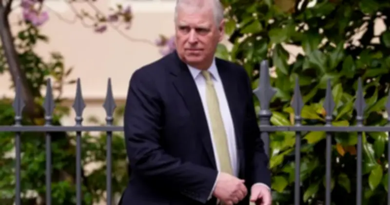 Anh xem xét luật mới về kế vị sau vụ bắt cựu Hoàng tử Andrew