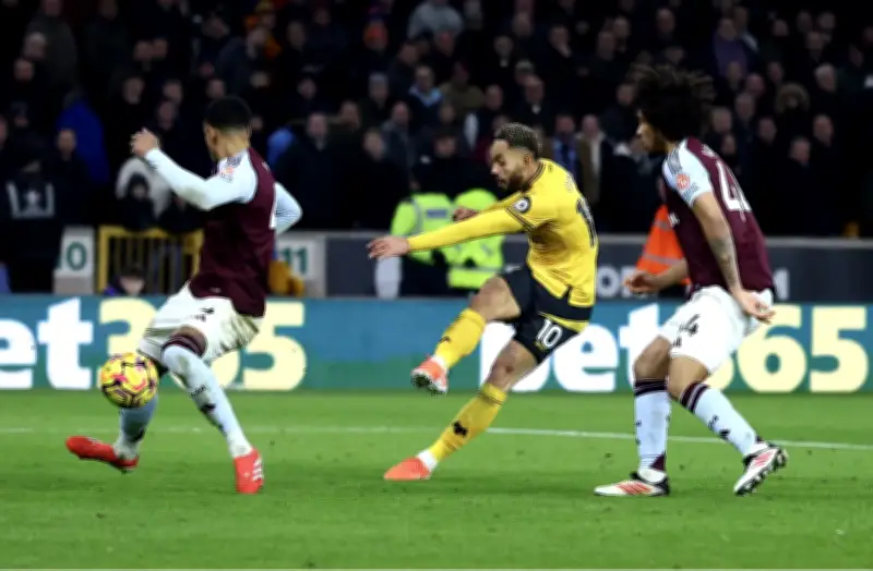 Aston Villa Thua Sốc Trước Wolves, MU Thắng Trận Reo Vui