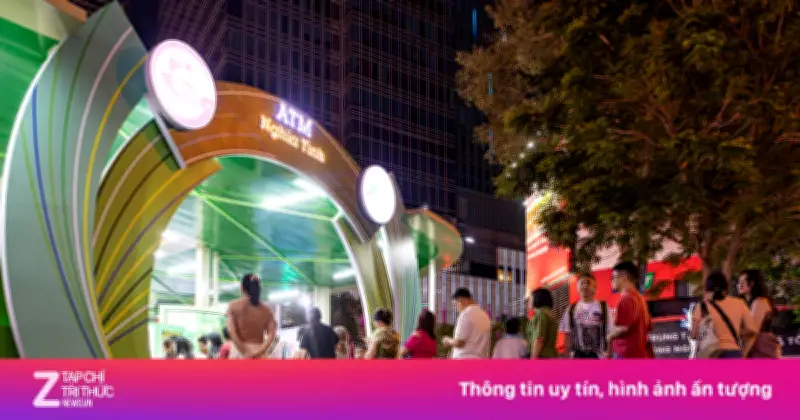 ATM Sách TP.HCM Nhộn Nhịp: Hàng Dài Độc Giả Nhận Lì Xì Tri Thức Đến Tối Muộn