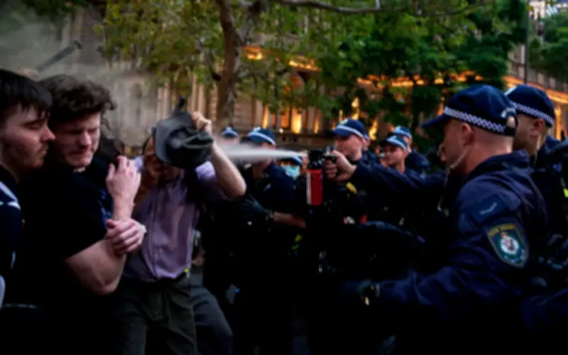 Cảnh sát Úc dùng hơi cay giải tán biểu tình phản đối Tổng thống Israel tại Sydney