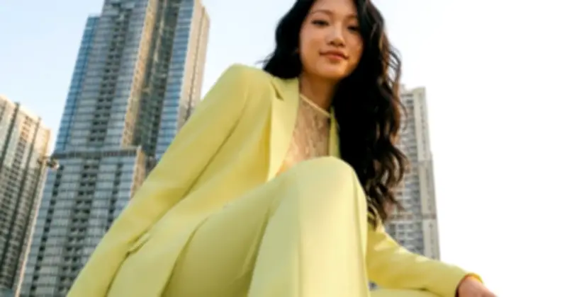 Bộ Ba Thời Trang Công Sở: Váy Dài, Quần ống Rộng Và Giày Cao Gót Thổi Làn Gió Mới