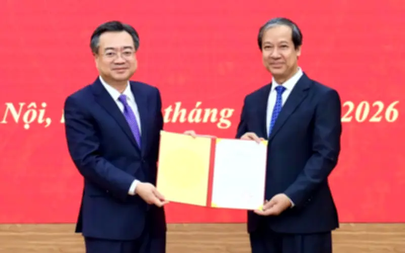 Bộ Chính trị bổ nhiệm hai Phó Ban Chính sách, Chiến lược Trung ương