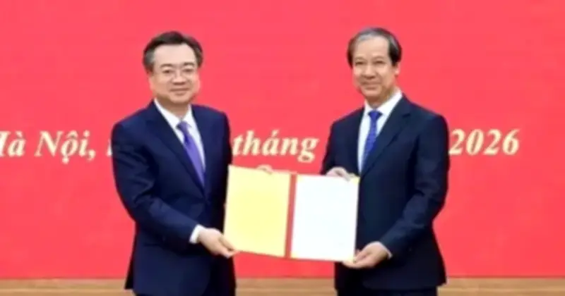 Bộ Chính trị điều động Bộ trưởng Giáo dục Nguyễn Kim Sơn làm Phó trưởng Ban Chính sách