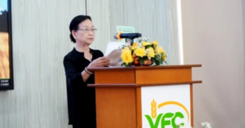 Bà Nguyễn Bạch Tuyết từ nhiệm tại VFG, tiếp tục làm cố vấn và lộ thu nhập khủng