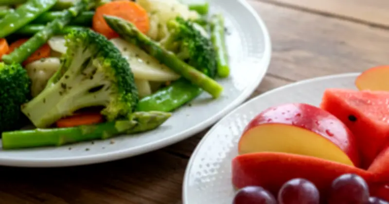 Bí quyết kiểm soát cân nặng ngày Tết: Không cần kiêng khem tuyệt đối