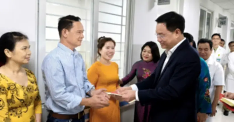 Bí thư Đà Nẵng thăm bệnh viện, thúc đẩy phát triển y tế kỹ thuật cao