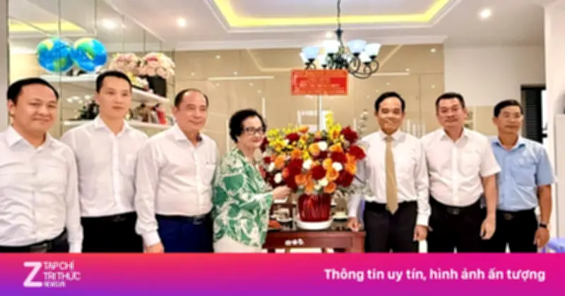 Bí thư Thành ủy TP.HCM Trần Lưu Quang thăm, tri ân các cán bộ lão thành ngành y tế