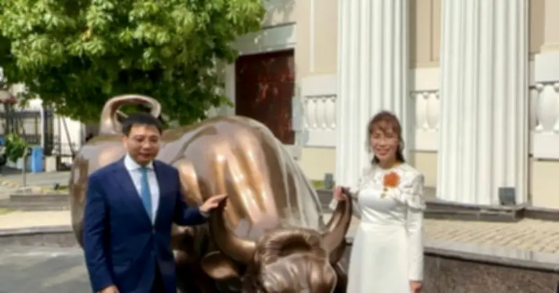 Bộ Tài chính khai xuân phiên giao dịch chứng khoán 2026, ra mắt bảng tên và linh vật Bò tót