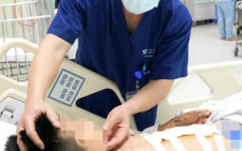 Bé trai 9 tuổi nguy kịch vì kíp nổ tự chế trong dịp Tết, bác sĩ cảnh báo nguy cơ