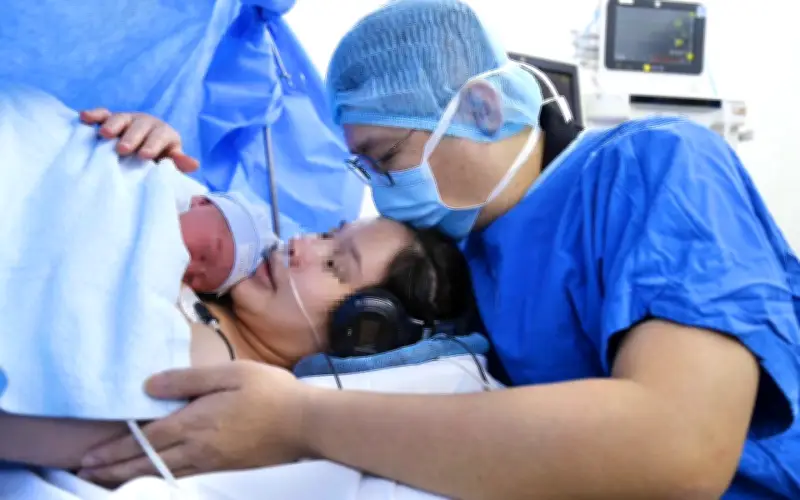 Bé trai khỏe mạnh chào đời sau ca thông tim bào thai thứ 12 thành công tại TP.HCM
