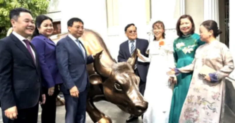 Bộ trưởng Tài chính dự phiên giao dịch đầu năm 2026, thị trường chứng khoán ghi nhận tăng trưởng mạnh