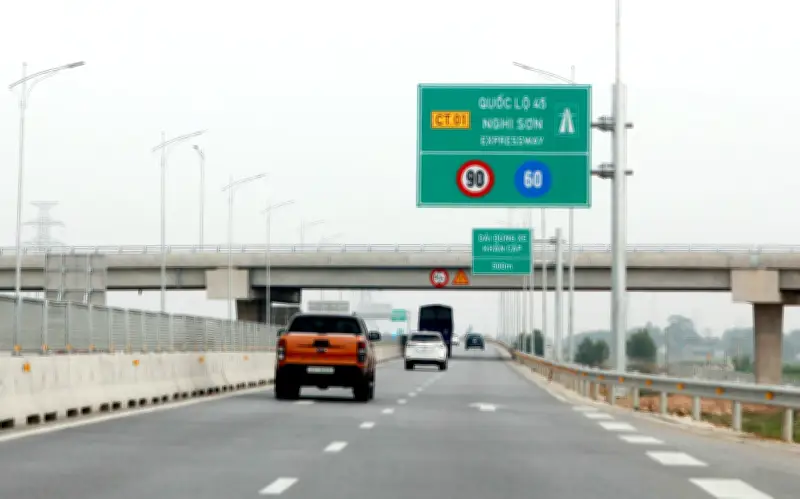 Bộ Xây dựng phê duyệt mức phí cao tốc Bắc - Nam, cao nhất 1.300 đồng/km