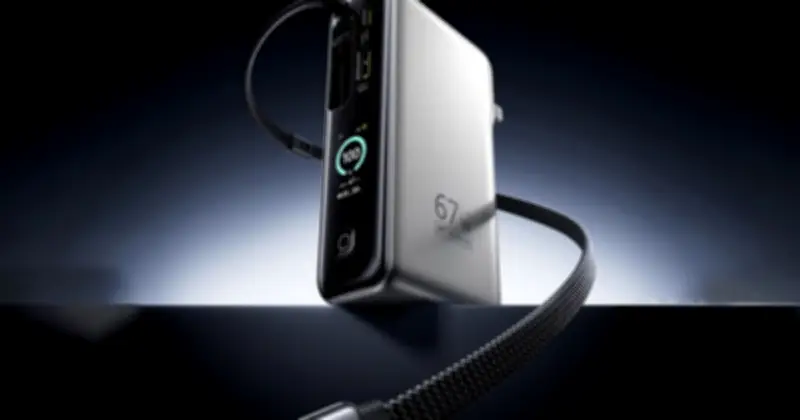 Baseus EnerGeek GT 21: Pin dự phòng 3 trong 1 tích hợp củ sạc, cáp rút và màn hình hiển thị