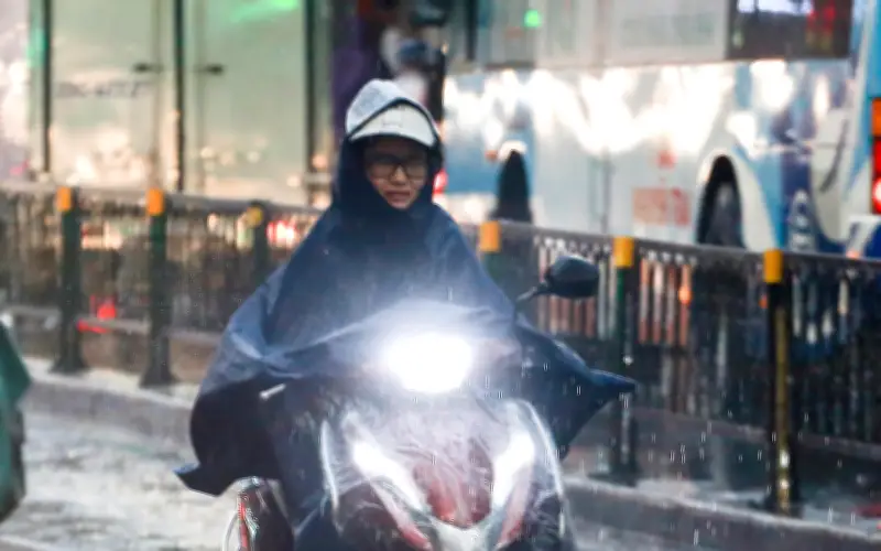 Bắc Bộ đón đợt mưa rào và dông, Nam Bộ nắng nóng kéo dài trong tuần