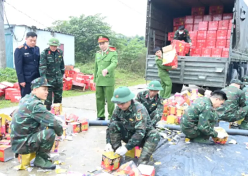 Bắc Ninh tiêu hủy gần 11 tấn pháo hoa nổ từ vụ án buôn bán hàng cấm