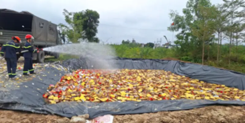 Bắc Ninh tiêu hủy hơn 10 tấn pháo hoa nổ trong vụ án buôn bán hàng cấm