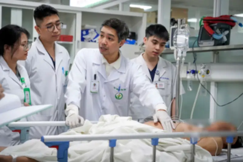 Bác sĩ BV Việt Đức: Bệnh nhân tự ngồi dậy sau mổ là món quà 27/2 ý nghĩa nhất