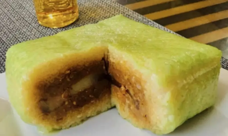 Bác sĩ cảnh báo: Ăn bánh chưng, thịt kho ngày Tết sai cách dễ tăng cân