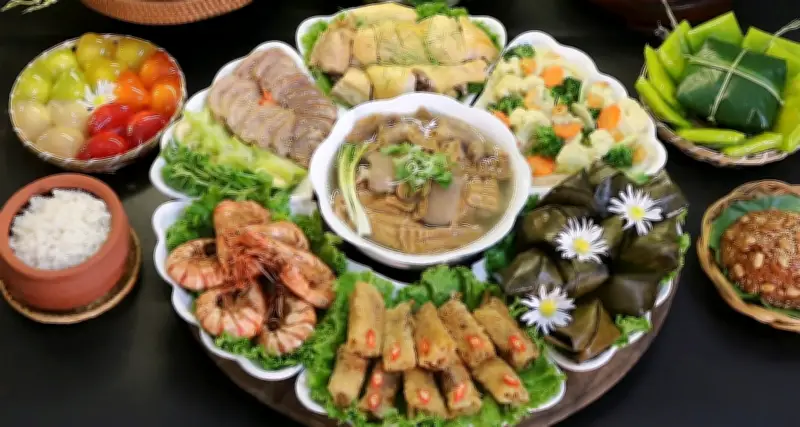 Bác sĩ tư vấn cách cân bằng bữa ăn ngày Tết khi thịt chiếm tỷ lệ lớn trong mâm cỗ