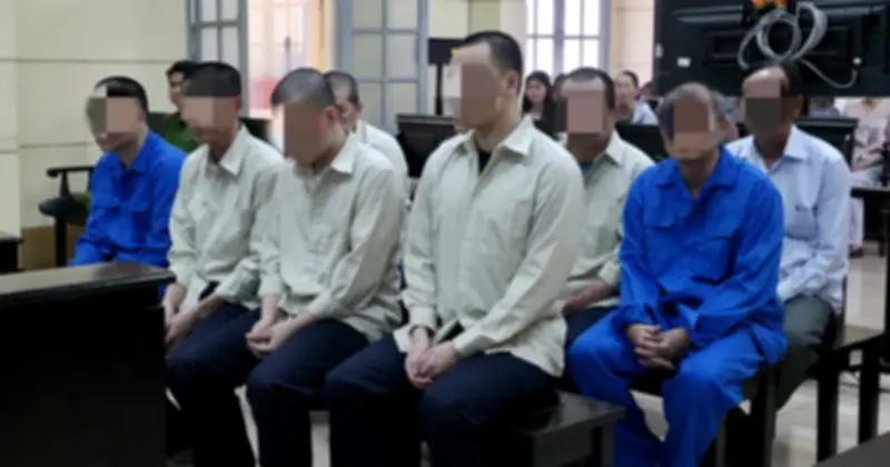 Vụ khiêng quan tài gây sốc ở chợ Bến Thành: 11 bị cáo hầu tòa về tội gây rối trật tự