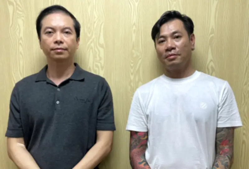 Tài xế Bentley đuổi đánh người sau va chạm gây náo loạn trung tâm Sài Gòn