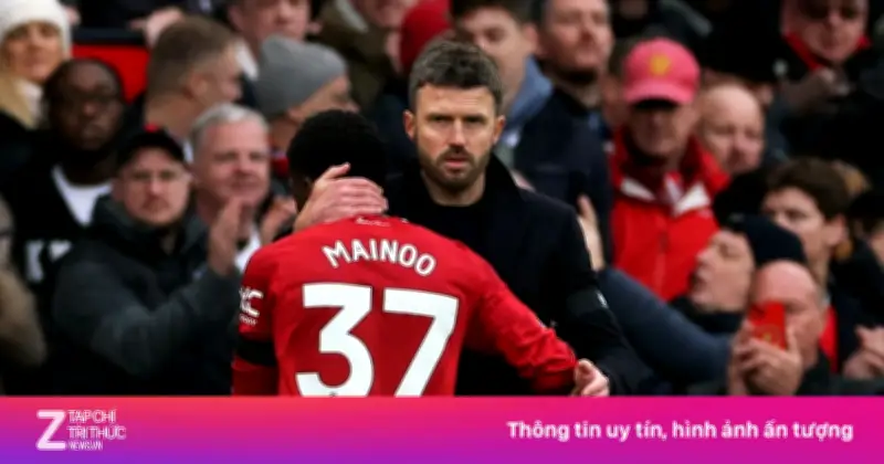 Berbatov chỉ ra hai mắt xích then chốt giúp MU hạ Tottenham tại Premier League