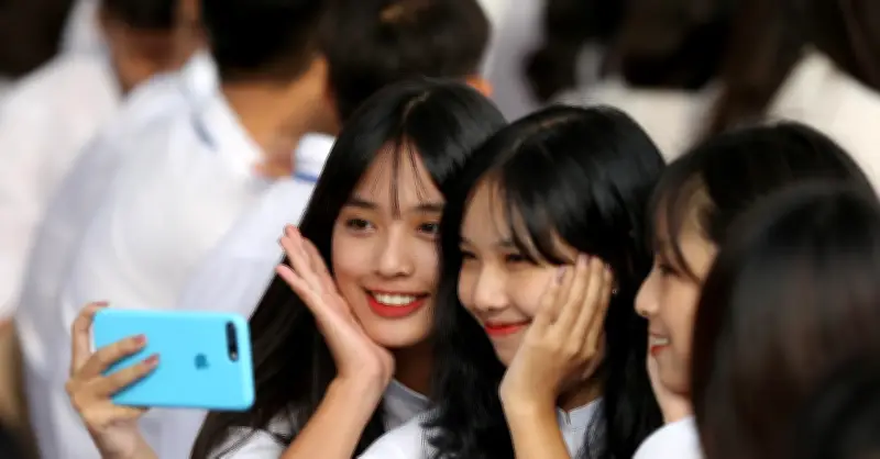 Bài mẫu viết thư UPU lần thứ 55: Kết nối thật trong thế giới của những lượt like