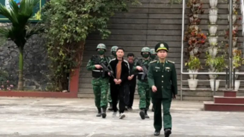 Biên phòng Lào Cai phá vụ vận chuyển tiền trái phép 368 triệu đồng qua biên giới