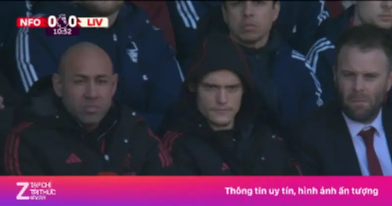 Biểu cảm thất vọng của Wirtz khi chấn thương bất ngờ trước trận gặp Nottingham Forest