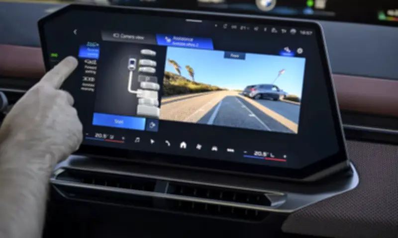 BMW iX3: Khách hàng phải trả phí thuê bao hàng tháng để dùng camera 360 độ