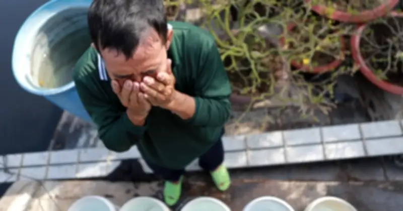 Bến Bình Đông nhộn nhịp thuyền hoa Tết, đằng sau sắc xuân là cuộc mưu sinh vất vả