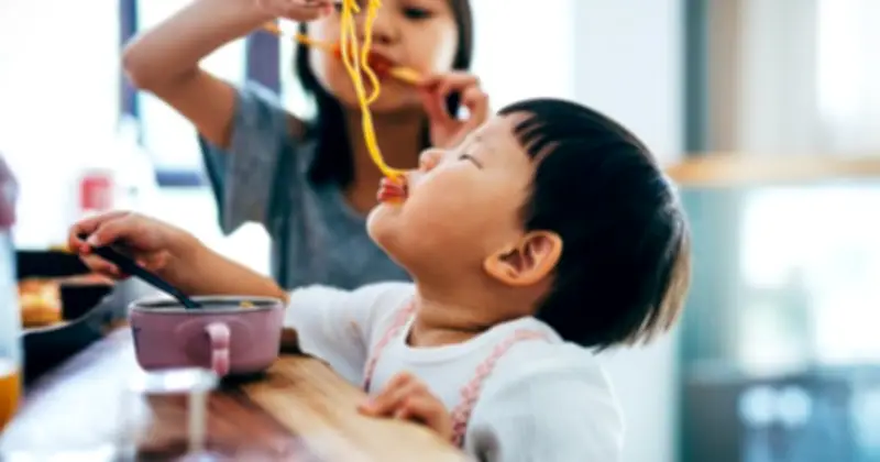 Bàn Ăn Gia Đình: Nơi Nuôi Dưỡng Nhân Cách Hay Tạo Ra Những Đứa Trẻ Ích Kỷ?