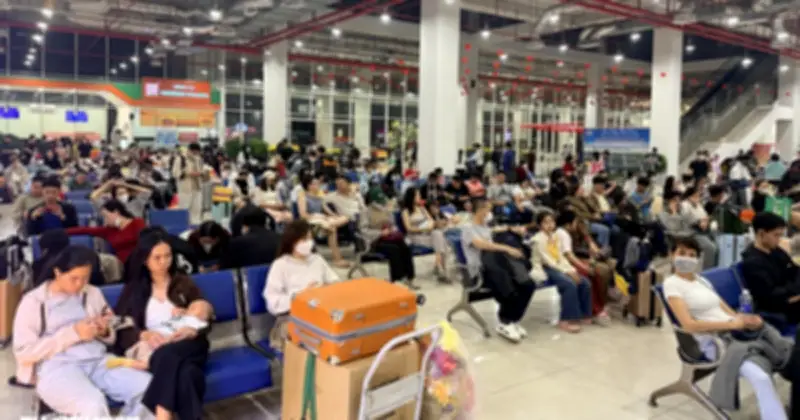 Bến xe Miền Đông mới nhộn nhịp hiếm thấy dịp cận Tết nhờ metro