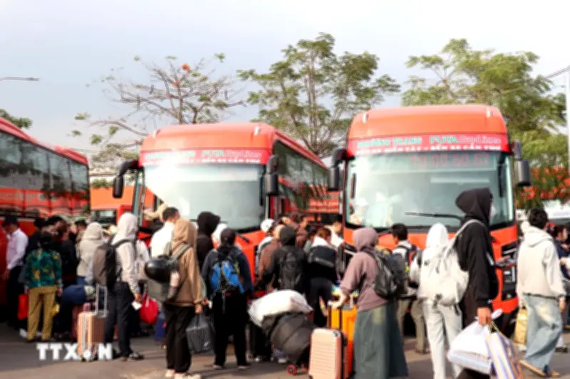 Bến Xe Nhà Ga TP.HCM Đông Nghịt Hành Khách Trong Ngày Làm Việc Cuối Năm