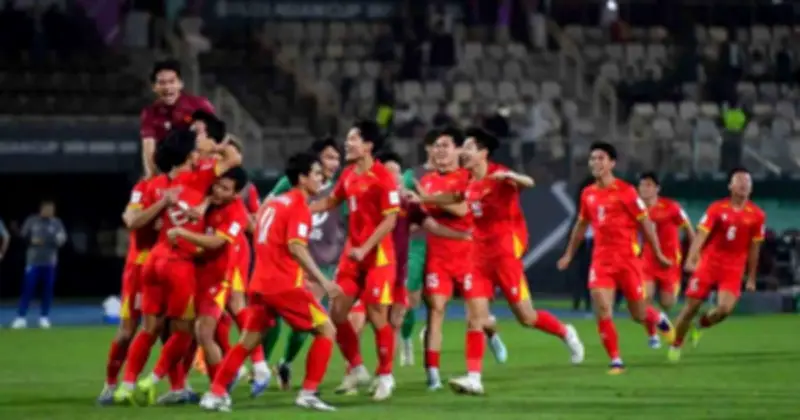 Bóng đá Việt Nam: Đầu tư hạ tầng và chiến lược trẻ hóa để vươn tầm thế giới