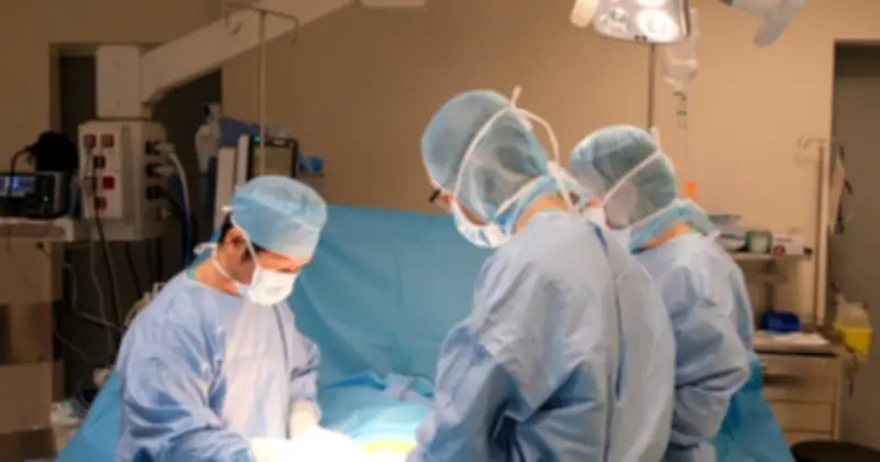 Bệnh nhân Campuchia được cứu sống sau ca phẫu thuật tái tạo tá tràng khổng lồ vô căn