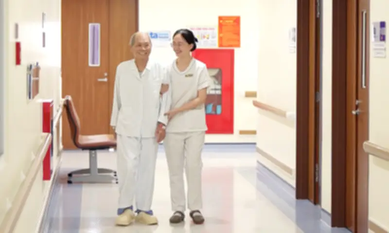 Bệnh nhân ung thư phổi di căn xương giảm đau nhờ xạ trị giảm nhẹ