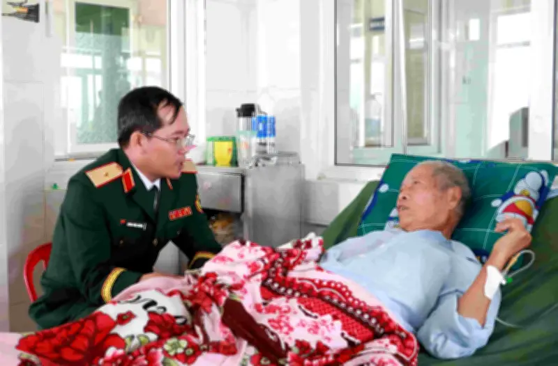 Bệnh viện Quân y 17: Những mảnh đời đón Tết trong bệnh viện và sự sưởi ấm từ trái tim