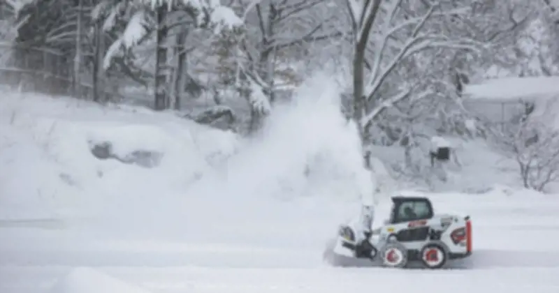 Bão Nor'easter Tàn Phá Đông Bắc Mỹ, New York Cấm Đi Lại Và Đóng Cửa Trường Học