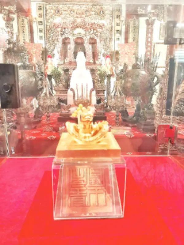 Bảo Tàng Hoàng Gia Nam Hồng: Cõi Riêng Thanh Tao Lưu Giữ Linh Hồn Di Sản Dân Tộc