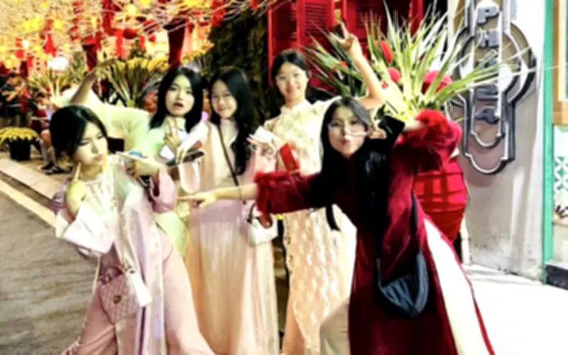 Bảo Vệ Sức Khỏe Trẻ Nhỏ Ngày Tết: Lời Khuyên Từ Bác Sĩ Nhi Đồng