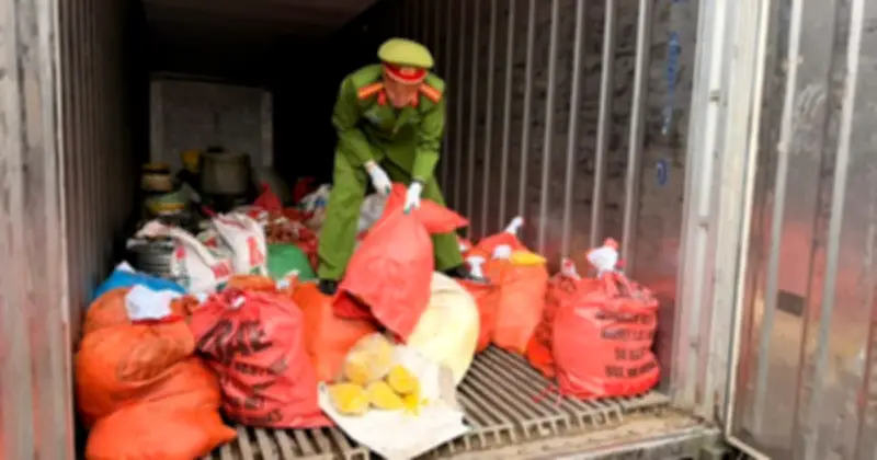 Bắt giữ chủ xưởng ở Bắc Ninh trộn chất gây ung thư vào 2 tấn riềng xay